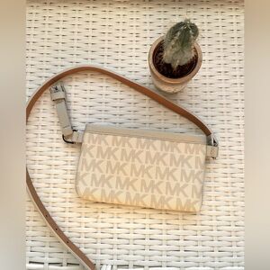 NWOT Michael Kors Fanny/Belt Bag Off-White and Tan I Believe Size S/M